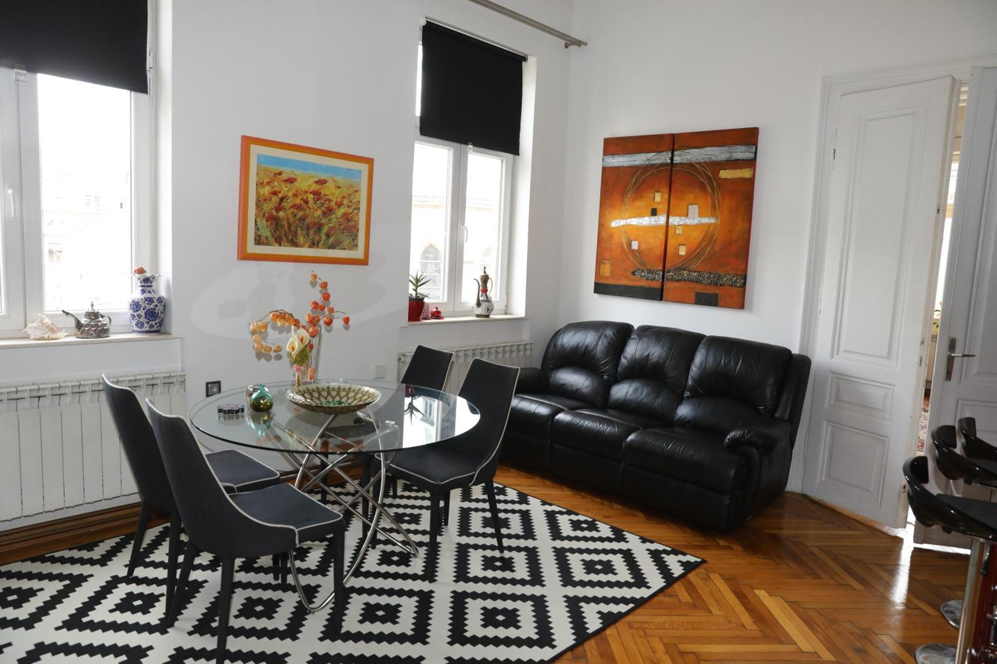 Historijski Luksuz U Starom Gradu, Garage Parking * سراييفو